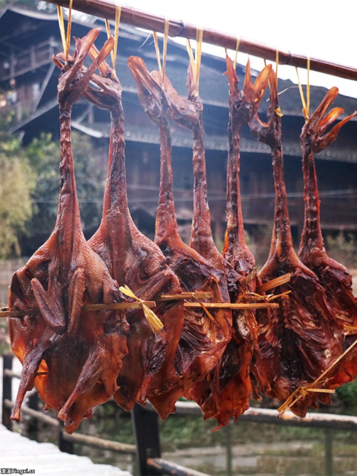 详细阅读:四川特产川味腊鸭肉风干酱鸭农家手工自制板鸭 四川特产川味腊鸭肉风干酱鸭农家手工自制板鸭