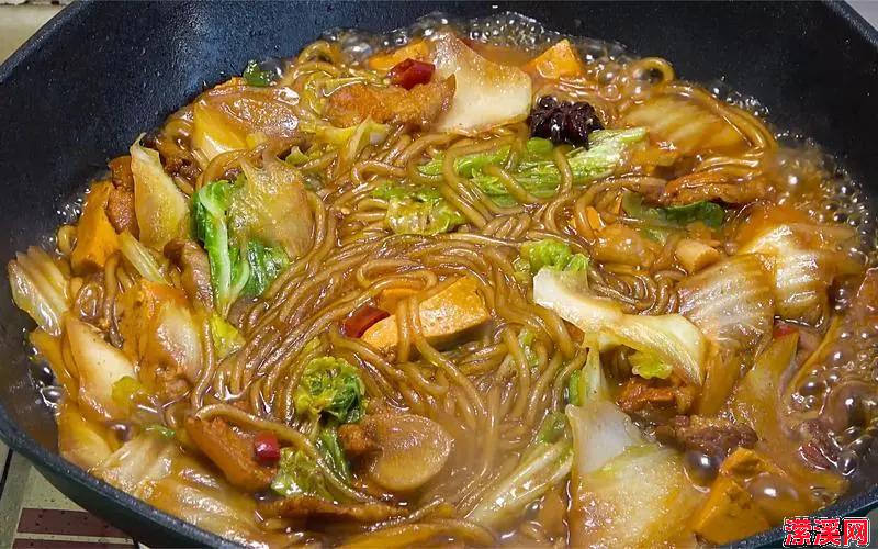 白菜猪肉炖粉条，怎样做才最好吃大厨教你3个妙招，看完后懂了