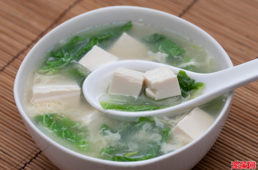白菜豆腐汤怎么做好喝，别小看这碗白菜豆腐汤