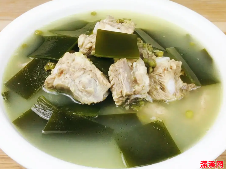 详细阅读:海带炖排骨的做法大全,大厨教你如何炖海带排骨汤 海带炖排骨的做法大全,大厨教你如何炖海带排骨汤