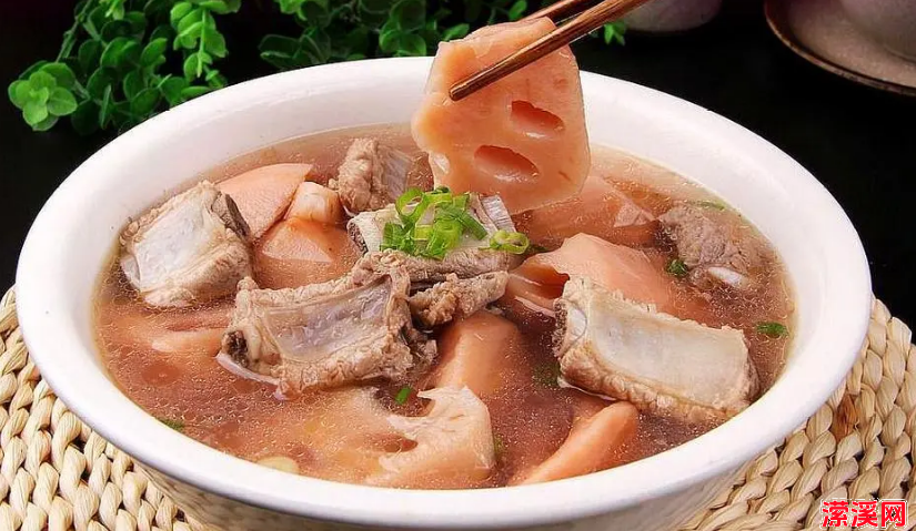 详细阅读:家常莲藕炖排骨的做法,排骨藕汤好不好喝关键在于这3步 家常莲藕炖排骨的做法,排骨藕汤好不好喝关键在于这3步