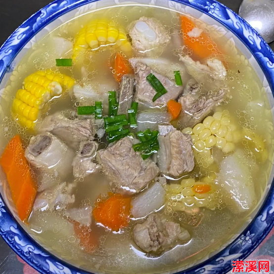 萝卜玉米排骨汤的做法，玉米排骨萝卜汤的别样做法