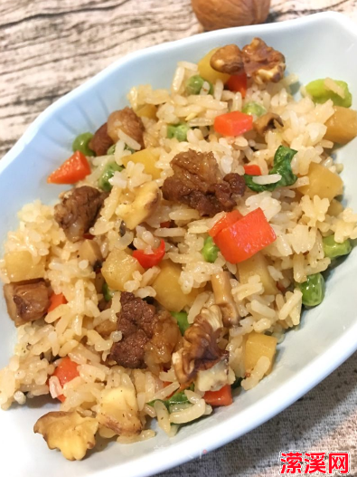 详细阅读:焖米饭怎么做才好吃,好吃又简单的肉丁焖饭 焖米饭怎么做才好吃,好吃又简单的肉丁焖饭
