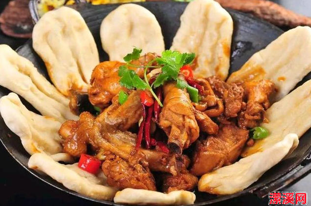 详细阅读:地锅鸡贴饼的家常做法,地锅鸡教你贴饼子好吃的小技巧 地锅鸡贴饼的家常做法,地锅鸡教你贴饼子好吃的小技巧