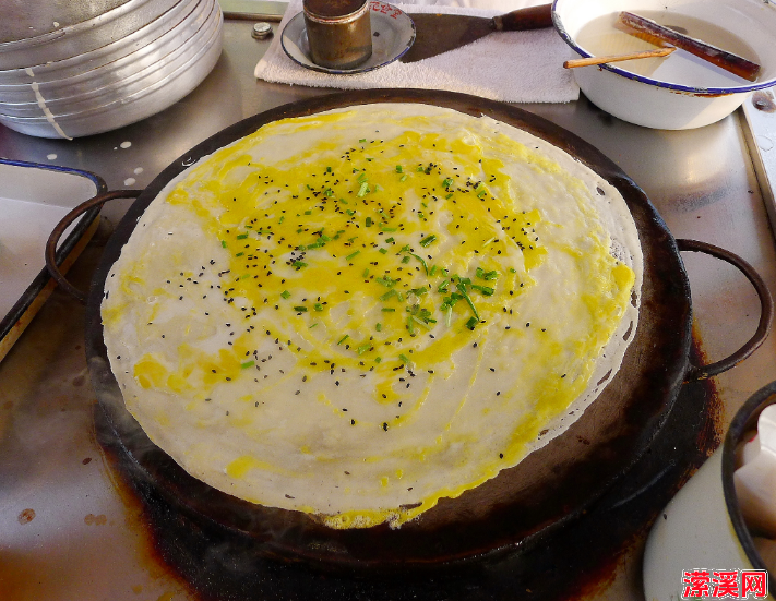 家常摊鸡蛋饼的做法，摊鸡蛋饼的详细做法