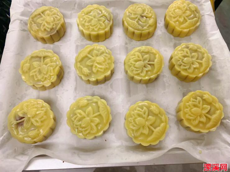 家庭月饼的制作方法与步骤，不破皮不露馅的月饼做法