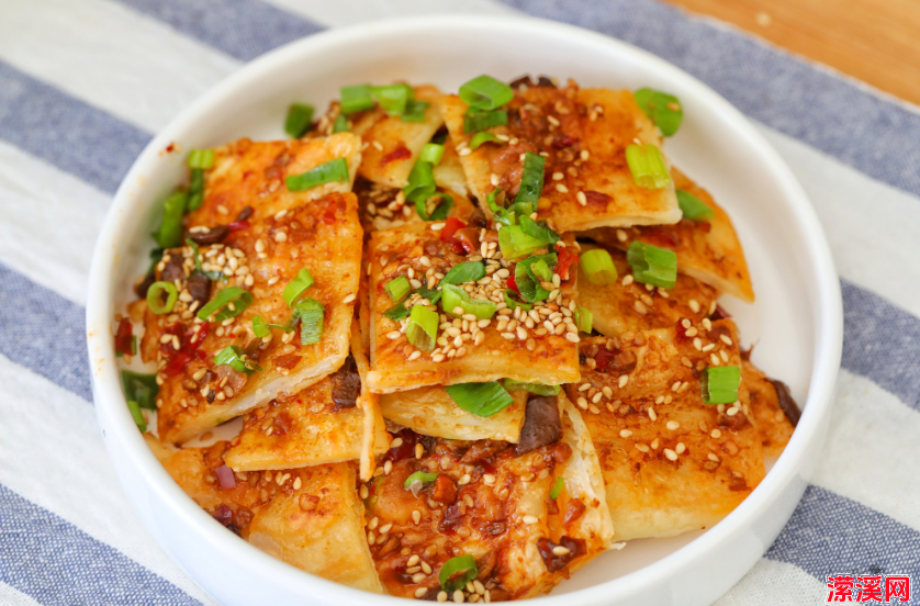 详细阅读:酱香饼的酱如何制作,教你酱香饼详细的制作方法 酱香饼的酱如何制作,教你酱香饼详细的制作方法