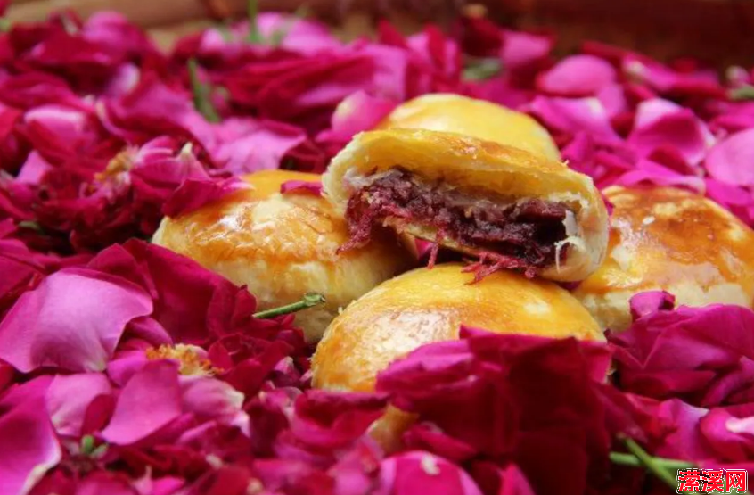 详细阅读:玫瑰花饼的做法大全,自制云南鲜花饼层层起酥 玫瑰花饼的做法大全,自制云南鲜花饼层层起酥