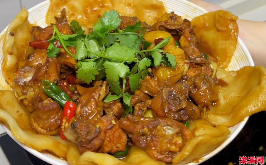 小鸡贴饼怎么做好吃，农家菜小鸡贴馍这样做