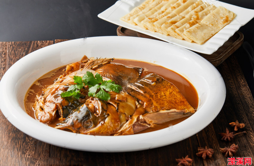 鱼头泡饼怎么做家常做法，鱼头泡饼教程制作大揭秘