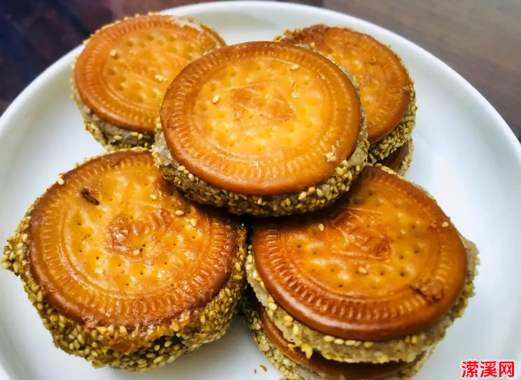 详细阅读:芋头饼的家常做法大全,外焦里软超好吃的芋头饼这样做 芋头饼的家常做法大全,外焦里软超好吃的芋头饼这样做