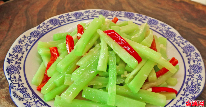 详细阅读:炒莴笋,别焯水,也别直接炒,教你一招,清脆爽口,营养又下饭天生上等命 炒莴笋,别焯水,也别直接炒,教你一招,清脆爽口,营养又下饭天生上等命