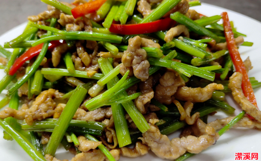 教你芹菜肉丝做出饭店的味道，两分钟轻松学会