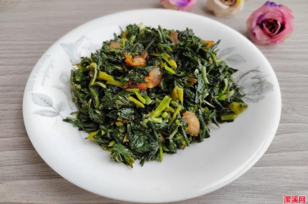 香脆蒜香萌菜，健康美味任你尝