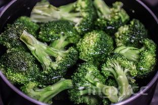 蛋炒饭最简单的一种做法,蛋炒饭的做法是什么,介绍一下