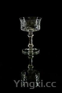 八杯白酒究竟是何种酒类，引发好奇与探寻欲望