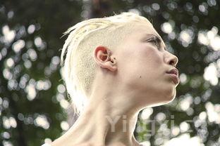 黑芝麻治疗脱发吗,女人每天吃一勺黑芝麻