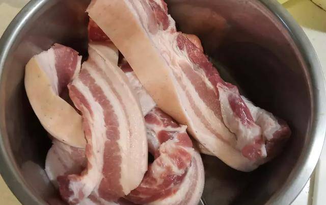 腊肉的制作方法与过程,腊肉的制作方法与过程作文