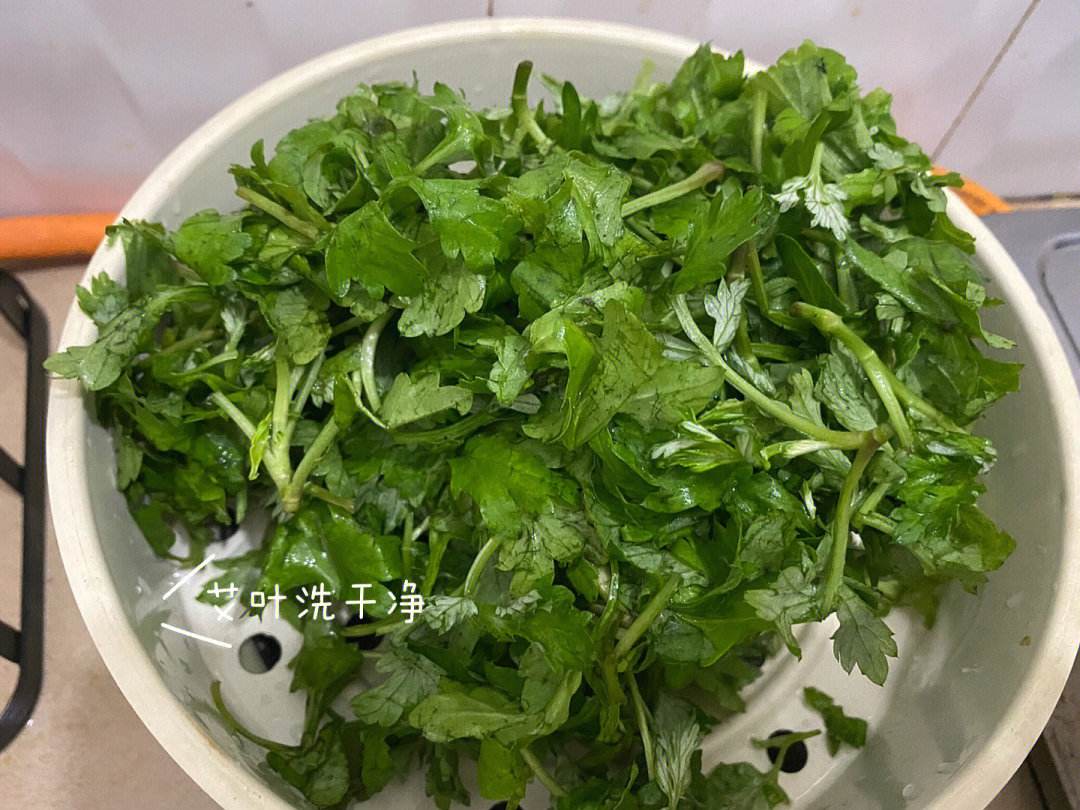 艾叶煮鸡蛋的做法及功效,艾叶煮鸡蛋的做法及功效与禁忌