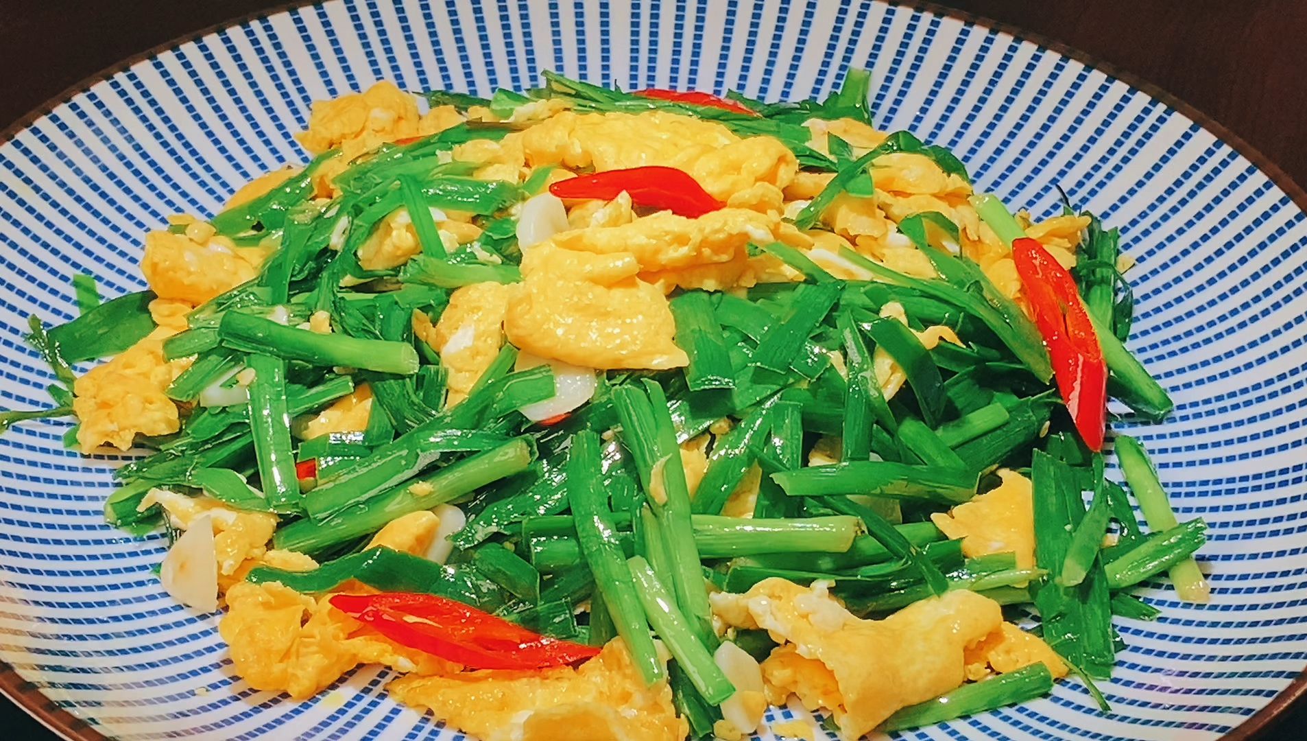 韭菜炒鸡蛋怎么炒好吃视频,韭菜炒鸡蛋怎么做好吃